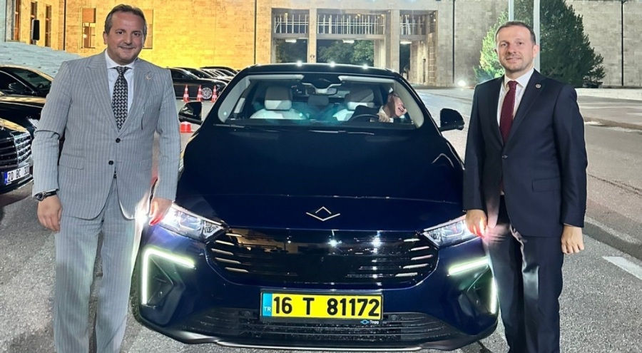 Türkiye'nin yerli ve milli otomobili T10F TBMM'de sergilendi