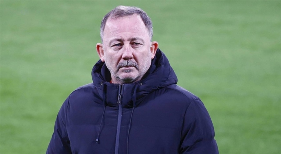 Beşiktaşlı taraftarlardan Sergen Yalçın tezahüratı!