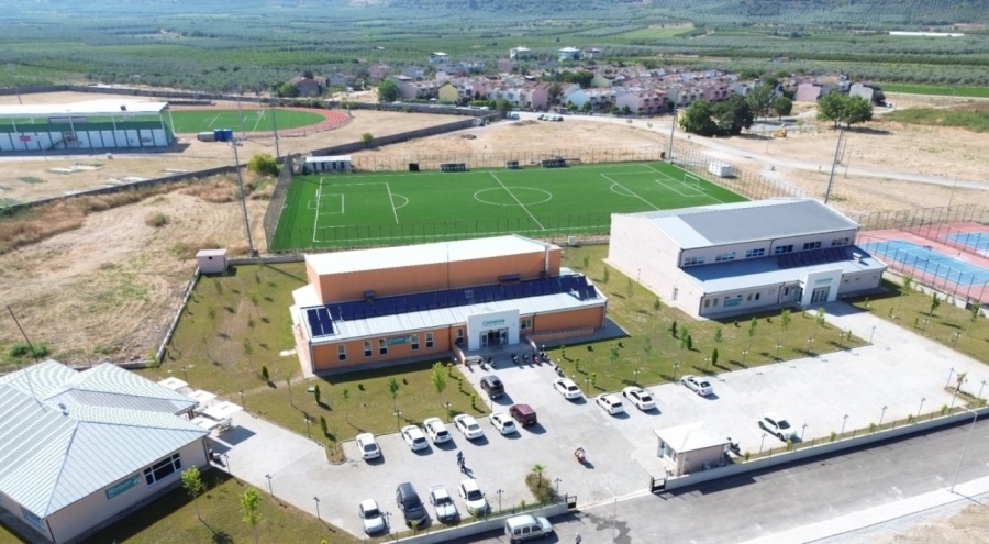 İznik'te dev tesis yüzme kurslarıyla faaliyete başladı