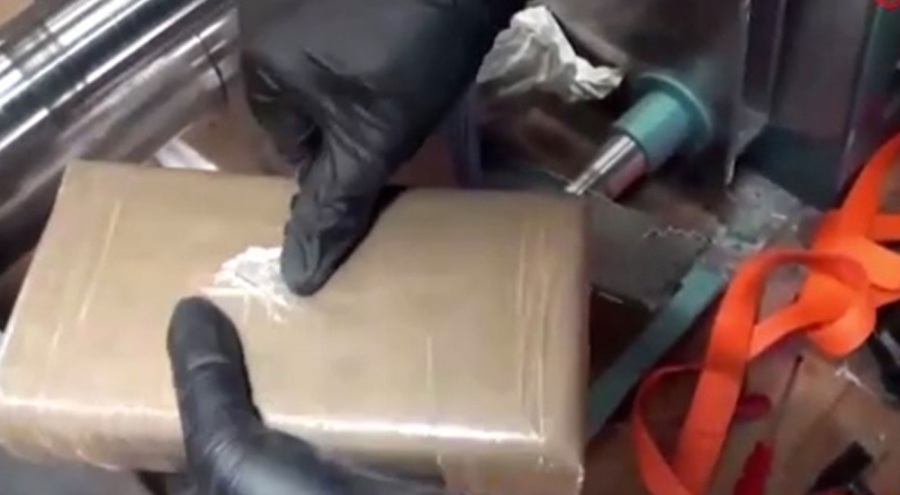 Bakan Yerlikaya: "İstanbul'da düzenlenen operasyonda 60 kilogram kokain ele geçirildi"