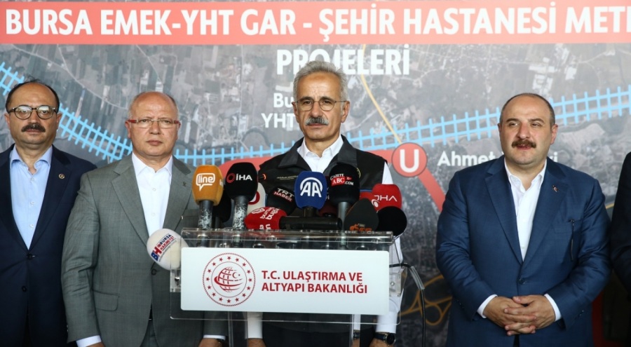 Bakan Uraloğlu Bursa Hızlı Tren Hattı için tarih verdi: 2026'nın ortalarında inşallah burayı biti...