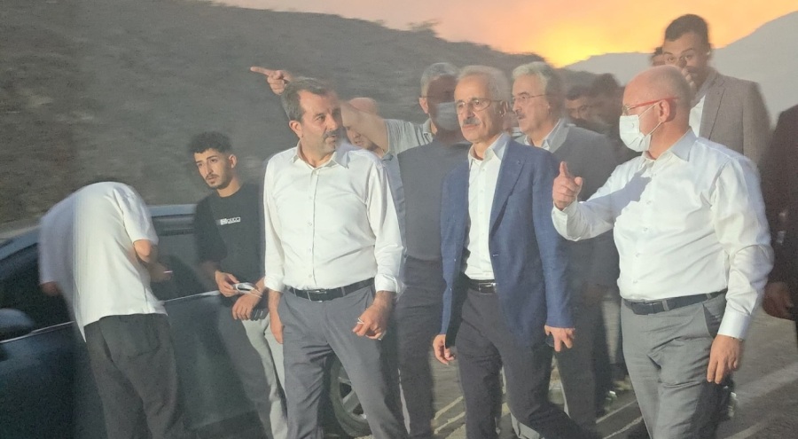 Bakan Uraloğlu Kestel ile Gürsu arasında çıkan yangın bölgesinde!