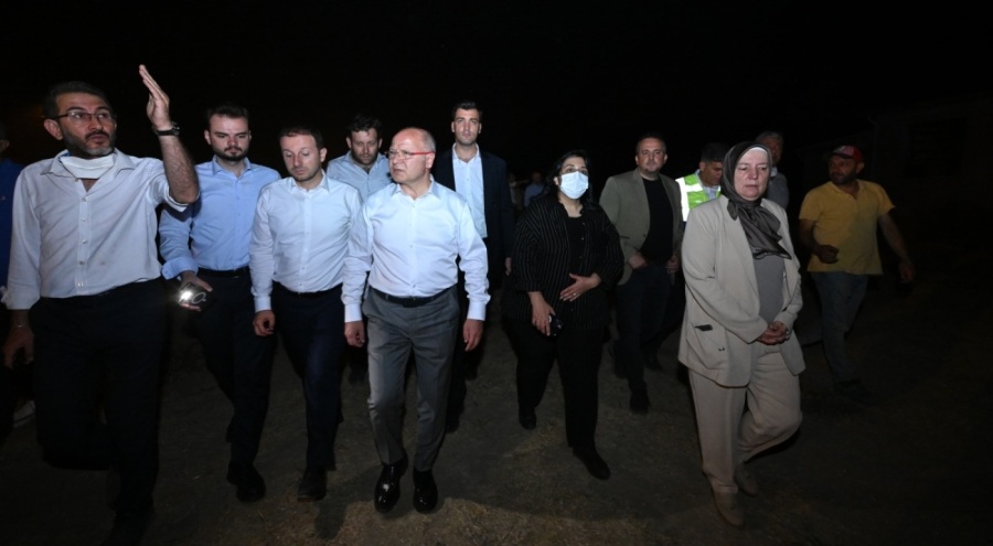 AK Parti heyeti yangın bölgesinde incelemelerde bulundu
