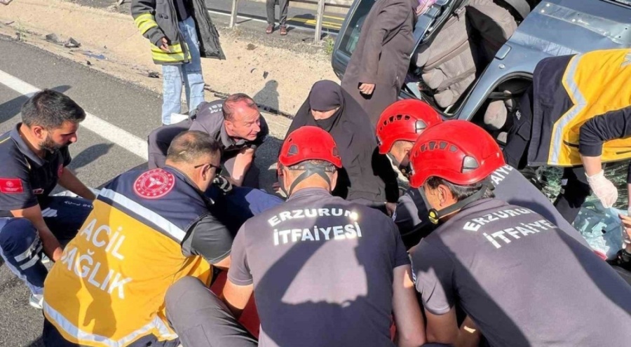 İtfaiye araçta sıkışan 5 kişiyi kurtardı