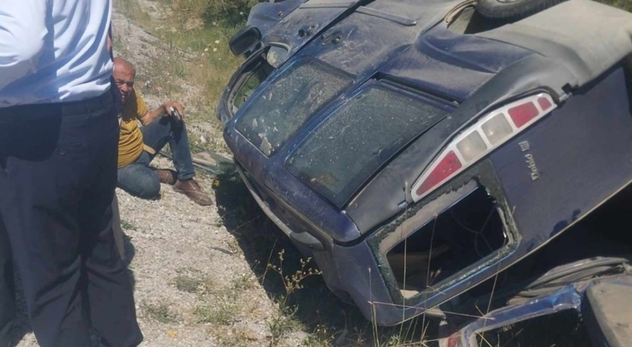 Mucura kapılan araç şarampolde takla attı: 2 yaralı