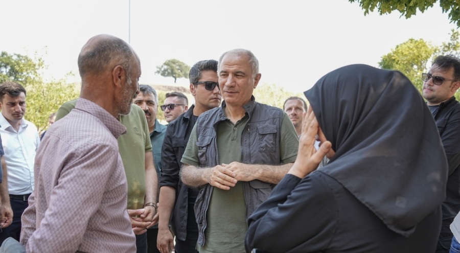 AK Parti Genel Başkanvekili Ala, Bursa'da orman yangınından etkilenen mahalleyi ziyaret etti