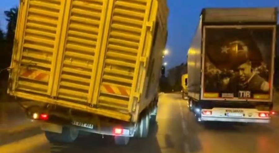 Bursa trafiğinde kamyon tehlike saçtı!