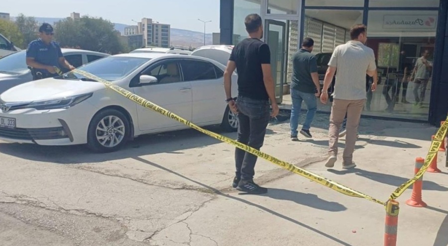 Çorum'da oto galeriye silahlı saldırı