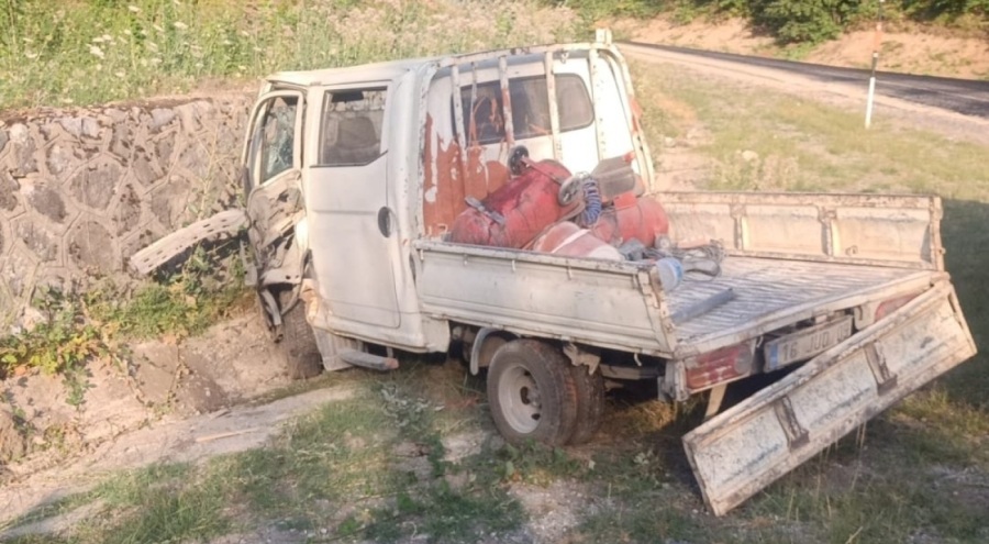 Bursa'da kaza! Kamyon ile kamyonet çarpıştı: 1 yaralı