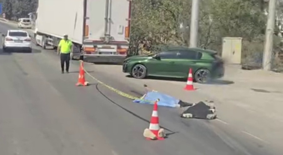 TIR'ın feci şekilde çarptığı şahıs can verdi