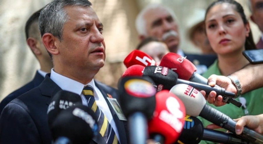 Özgür Özel: Tehditler geliyor, eşimi ve kızımı da tehdit ediyorlar