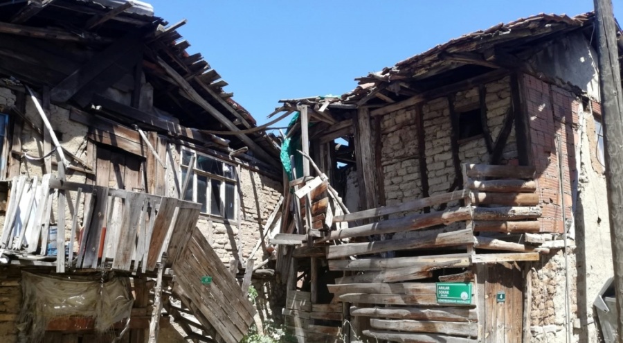 Osmangazi'de metruk binalar yıkılıyor