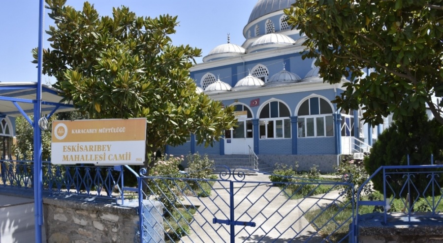 Karacabey Belediyesi'nden boya badana hizmeti