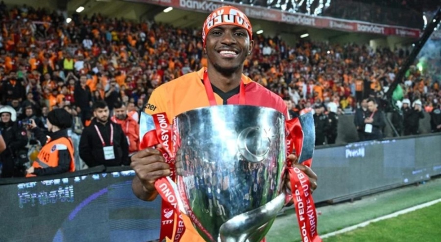 Victor Osimhen'in uçağı Türkiye'ye geldi!