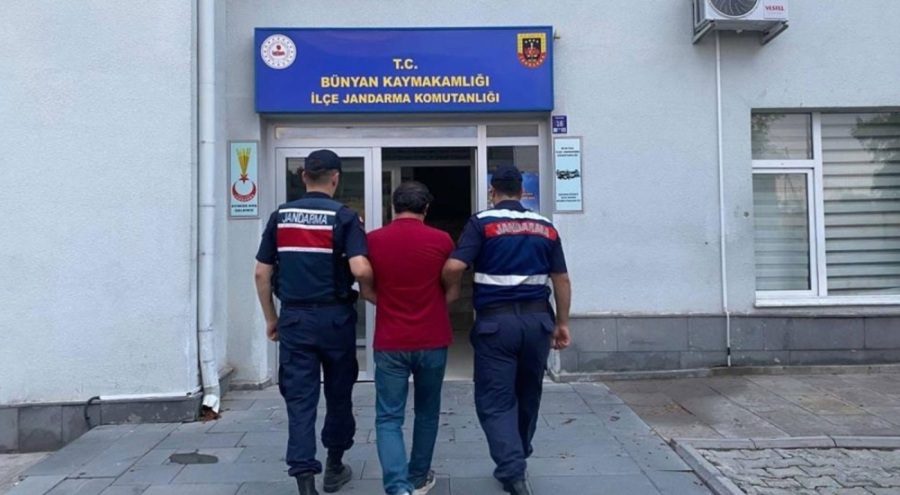 Kayseri'de FETÖ üyesi şahıs jandarma ekipleri tarafından yakalandı