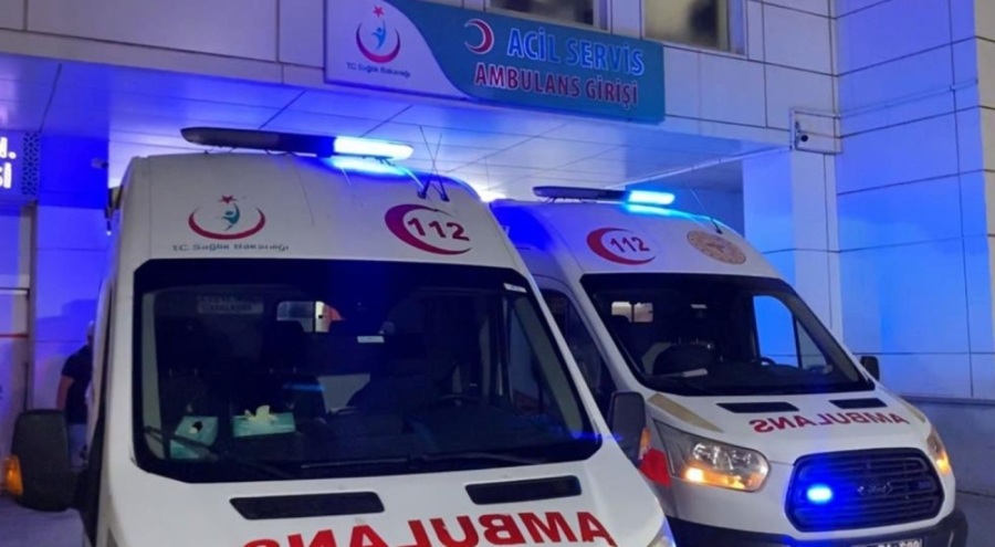 Aksaray'da "Müziğin sesini kısın" diyen emekli polis memuruna dehşeti yaşattılar