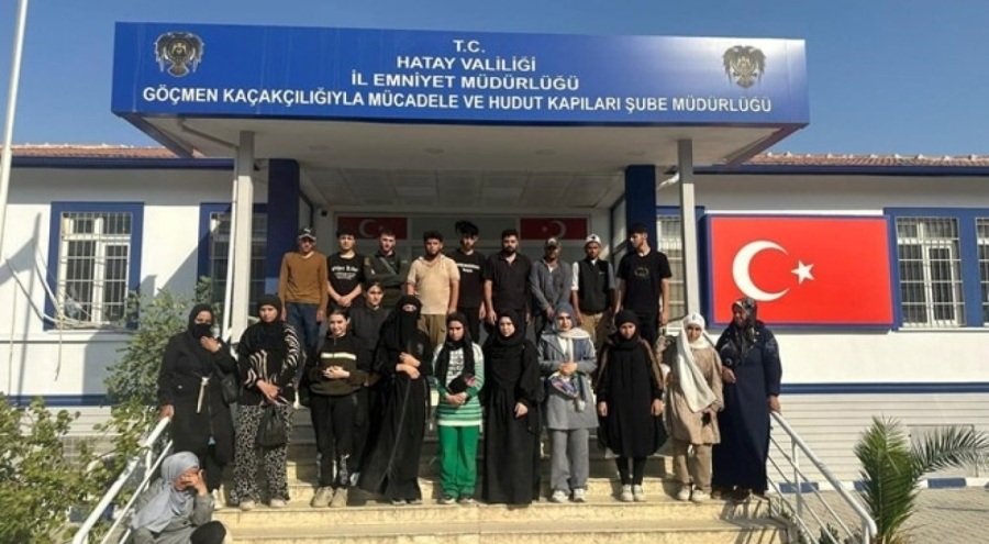 Minibüste 24 göçmen yakalandı