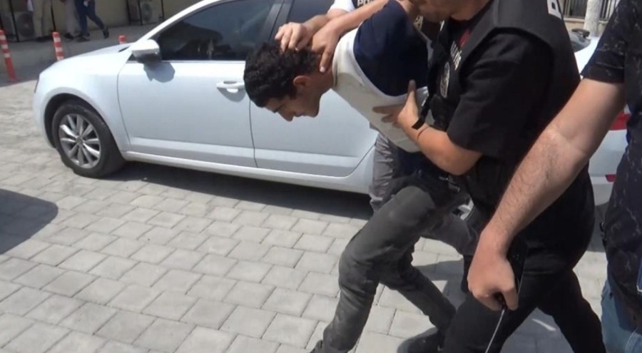 Doktor ve güvenlik görevlisini boğazından bıçaklayan zanlı tutuklandı!