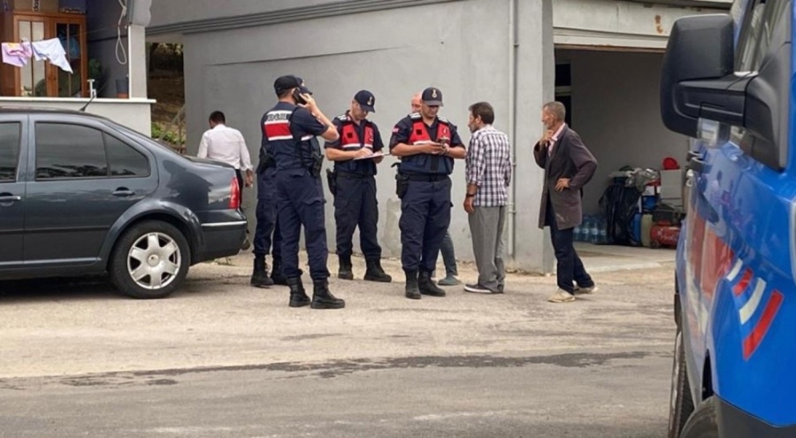 Yaralı halde gittiği evde 4 kişiyi yaraladı