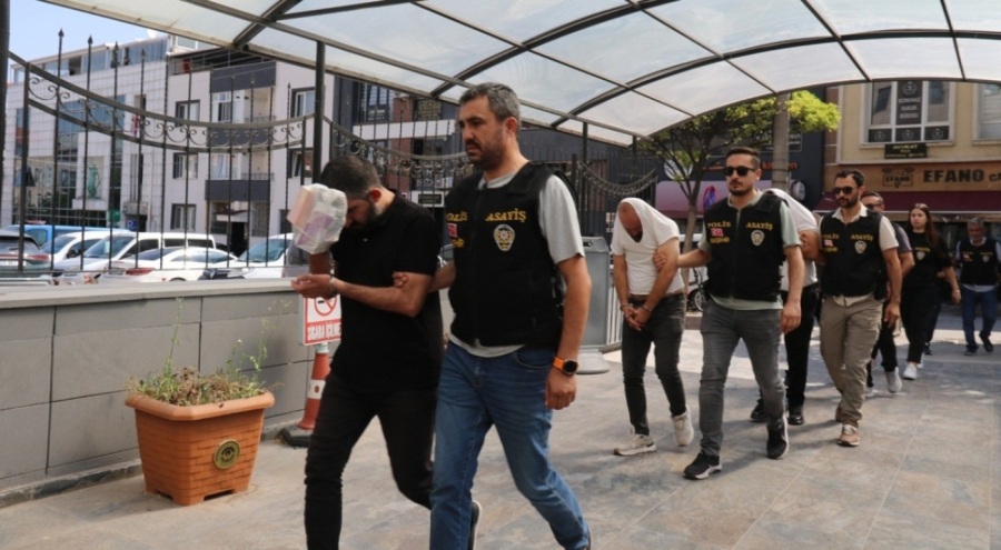 Eskişehir'de dublör kullanarak 10 milyon TL dolandıran 5 şüpheli tutuklandı