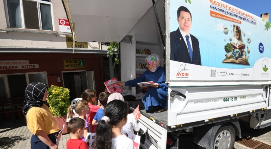 Osmangazi Belediyesi'nin Gezici Kütüphane'si 1 yıldır yollarda