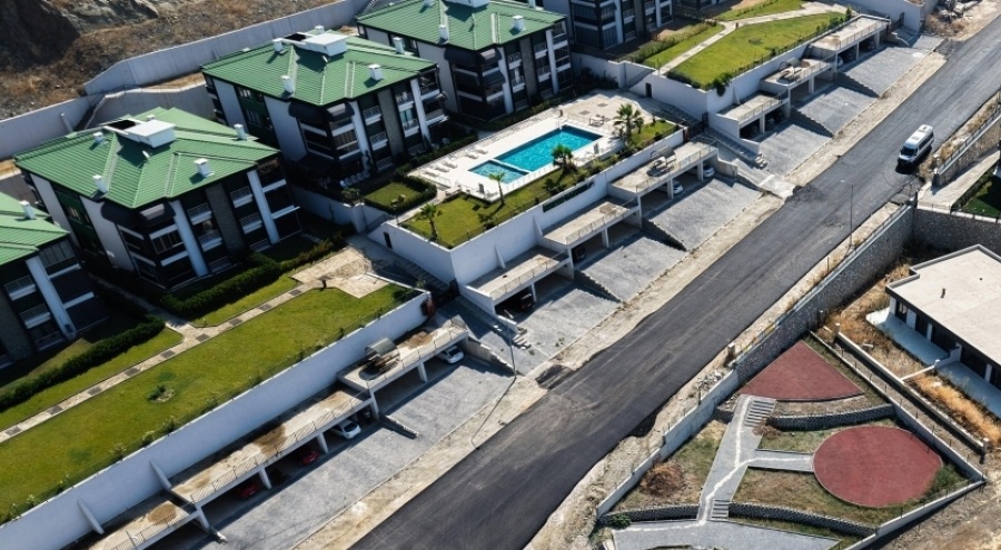 Gemlik'te yol yapımı çalışmaları devam ediyor