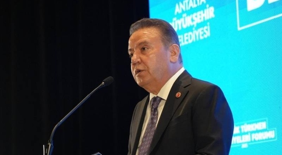 Muhittin Böcek: Burada nefes almak zor ama nefesi daralan yalnızca ben değilim biliyorum
