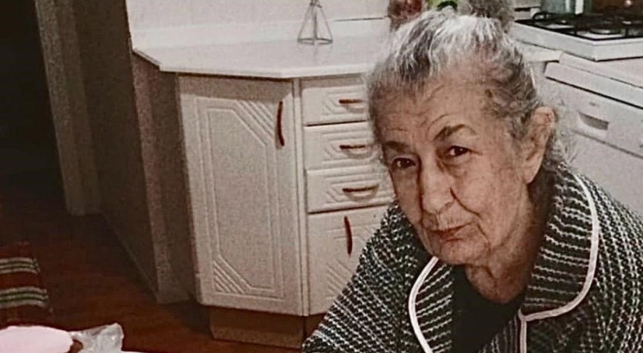 Eski Artvin Valisi Emrullah Zeybek'in eşi Aysel Zeybek hayatını kaybetti