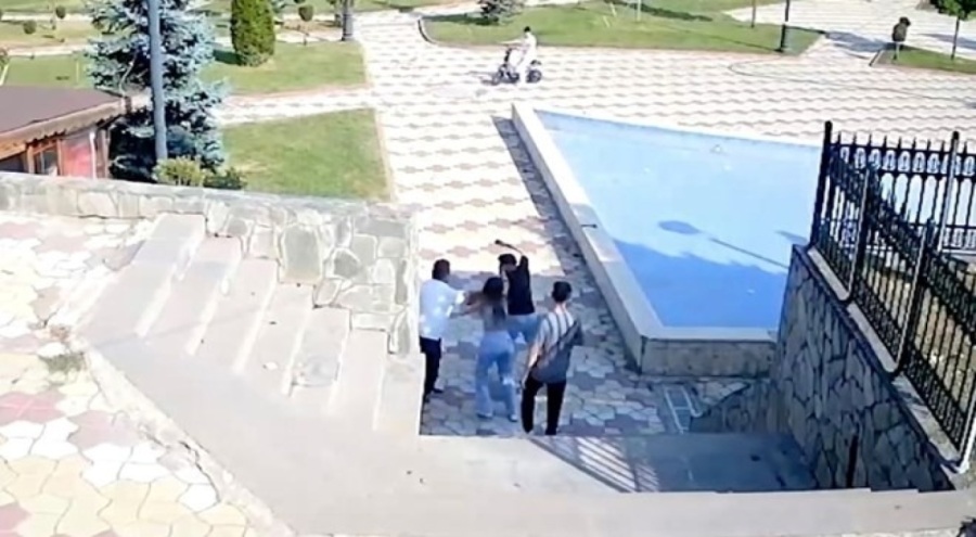 Parktaki çifti uyaran muhtar bıçaklandı