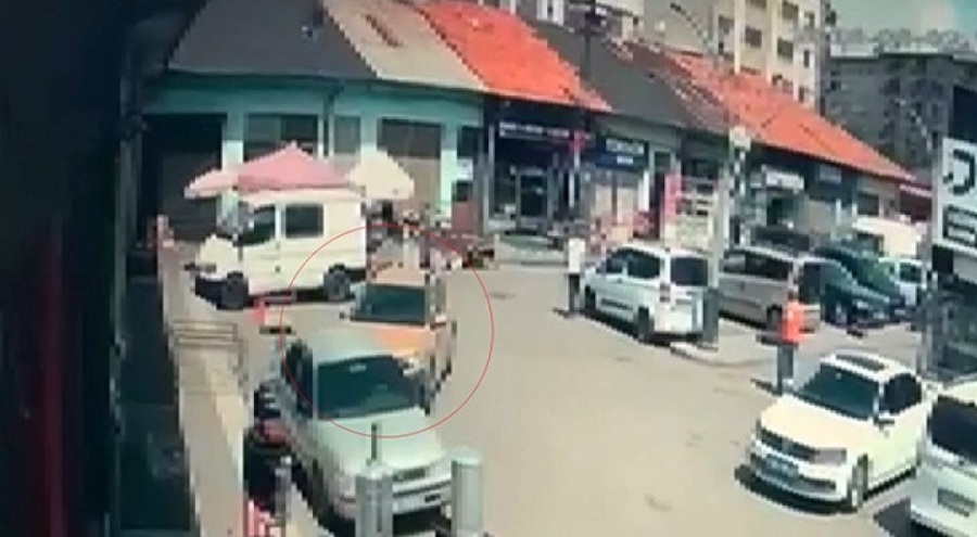 Direksiyon başında rahatsızlanan sürücü 6 araca çarptı