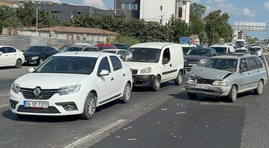İstanbul Silivri'de zincirleme kaza: 3 yaralı