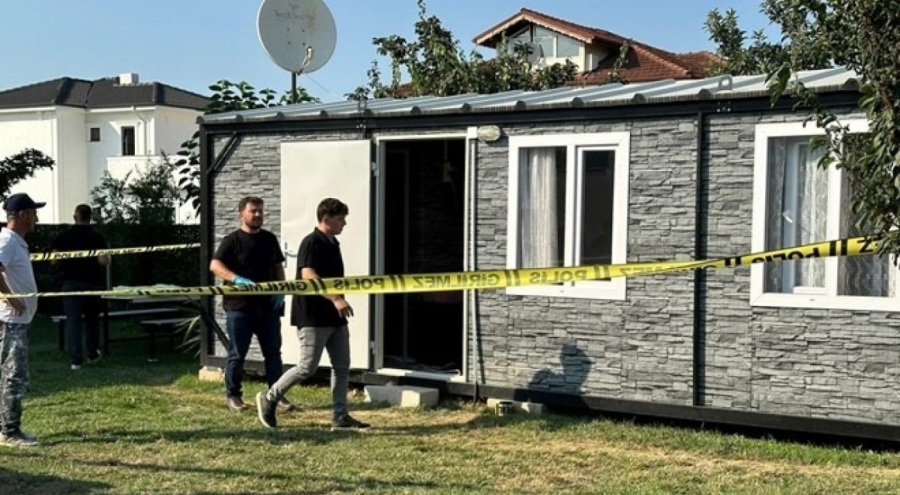 Yaşlı adam evinde başından vurulmuş halde bulundu