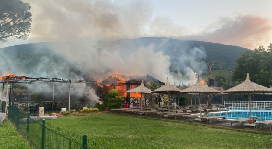 Erdek Ocaklar'da otel yangını!