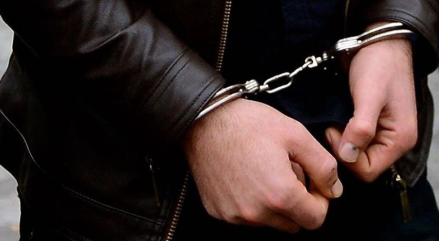 Uyuşturucu ele geçirilen araçtaki biri eski avukat olan 3 zanlı tutuklandı