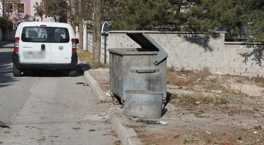 Çöp konteynerinin yanına bırakılan yeni doğmuş bebek tedavi altına alındı!