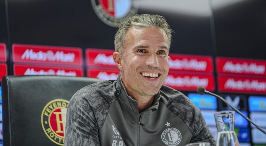 Robin van Persie: "Bir tarafım Fenerbahçe'yle eşleşmeyi umuyordu"
