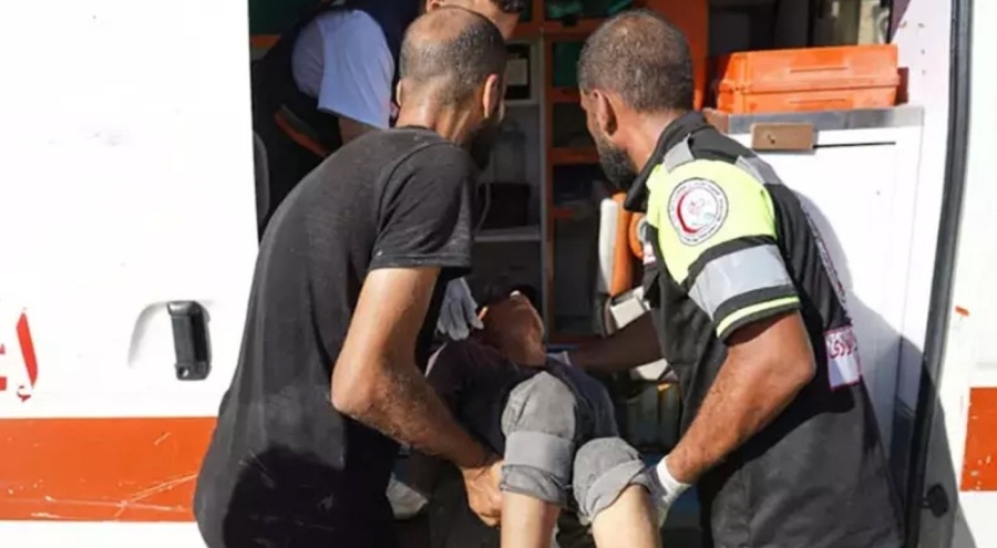 İsrail, Gazze'de yine yardım bekleyenleri vurdu