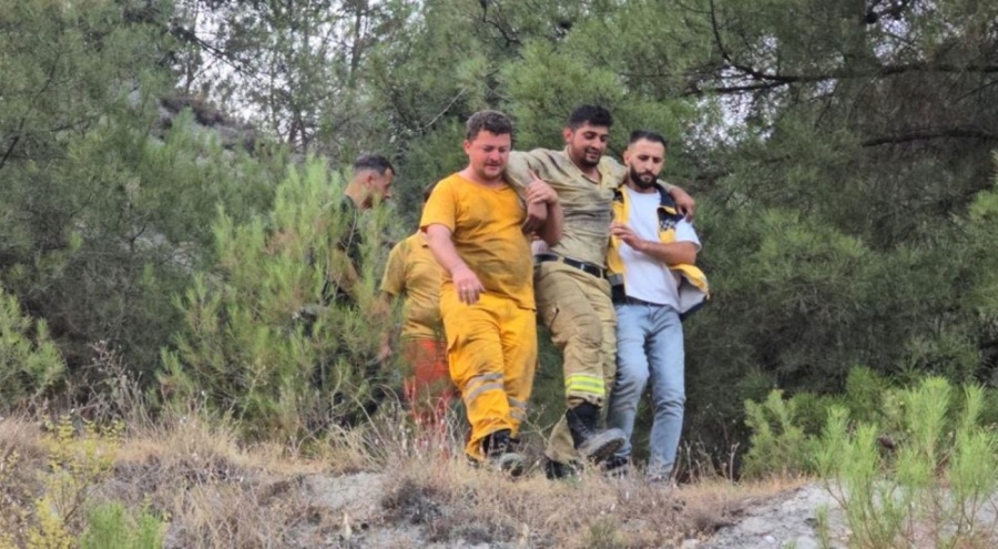 Karabük'te çıkan yangında dumandan etkilenen 2 işçi hastaneye kaldırıldı