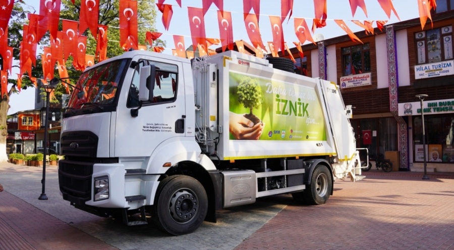 Çevre, Şehircilik ve İklim Değişikliği Bakanlığı'ndan İznik'e araç desteği