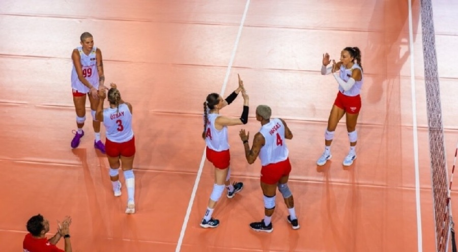 A Milli Kadın Voleybol Takımı'nın Antalya kampı sona erdi