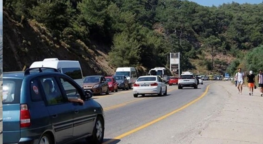 Muğla, Fethiye-Ölüdeniz kara yolunda 3 kilometrelik araç kuyruğu!