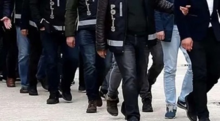 Bursa'da durdurulan bir araçta 9 düzensiz göçmen yakalandı