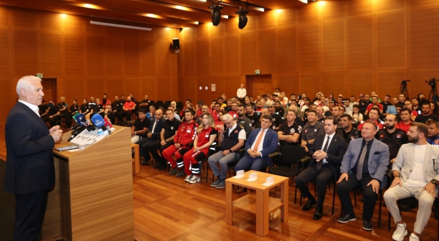 Başkan Bozbey'den alev savaşçılarına teşekkür belgesi
