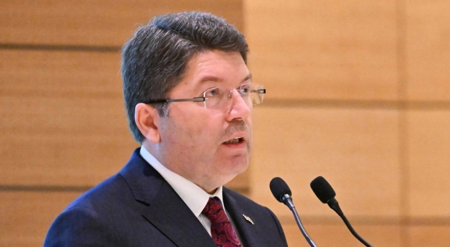 Bakan Tunç'tan Özgür Özel'in 'İBB davası borsası' sözlerine yanıt