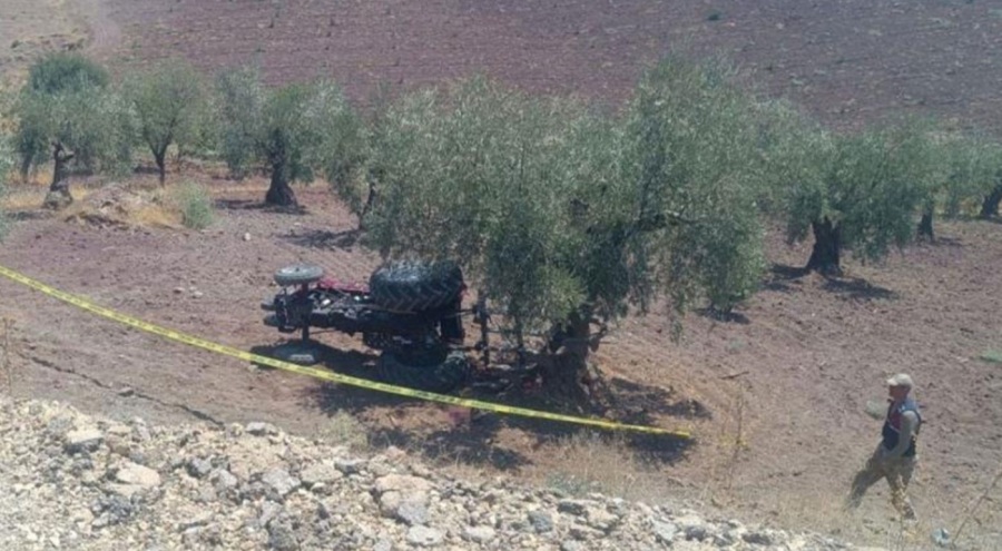 Devrilen traktördeki 10 aylık bebek hayatını kaybetti