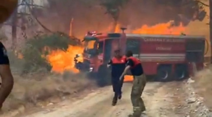 Çanakkale'de alevlerin içinde can pazarı, saniyelerle kurtuldular