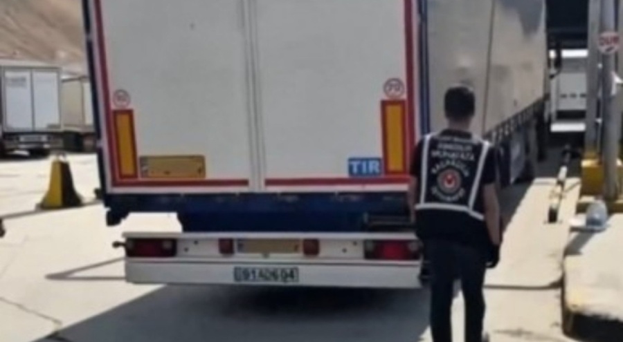 Uyuşturucu operasyonu: TIR'da ele geçirildi