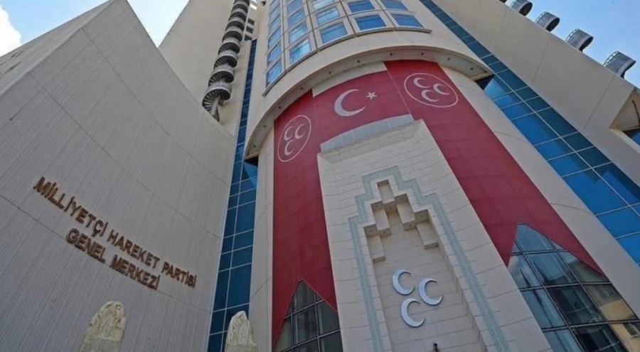 MHP'de iki meclis üyesi partiden ayrıldı!