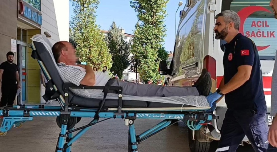 Bursa'da kavşakta iki otomobil çarpıştı! Yaralılar var
