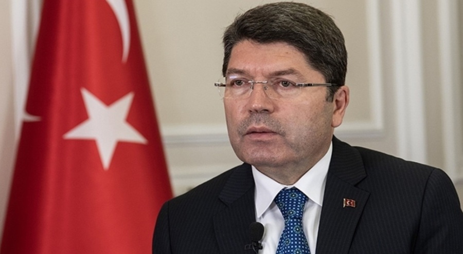 Bakan Tunç duyurdu: Balıkesir'de 3 katlı binanın yıkılmasına soruşturma! 2 gözaltı